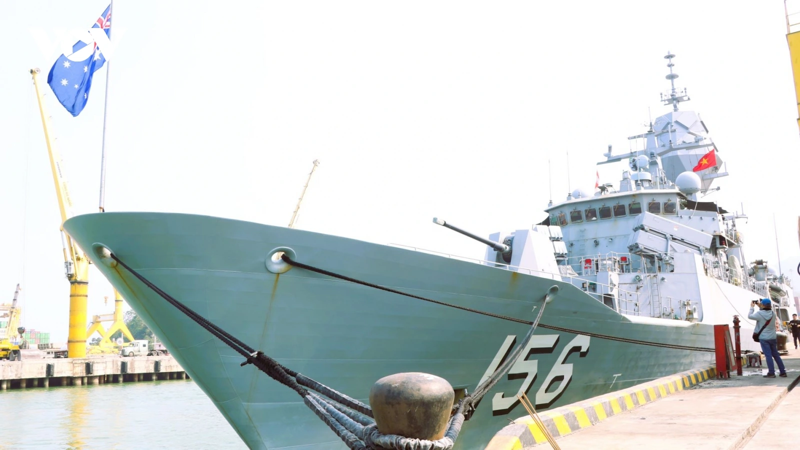 Tàu Hải quân Australia thăm Đà Nẵng, thúc đẩy hợp tác quốc phòng hai nước